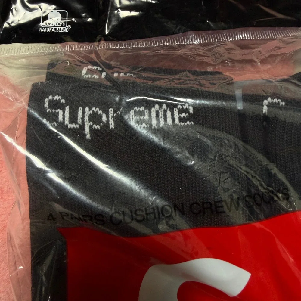 Supreme Hanes Crew Socks 4 Pack Black White Logo Shoe Size 6-12 SS23 Streetwear